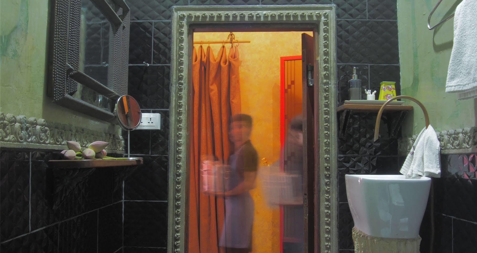 Bric-A-Brac Hotel Battambang Exterior foto