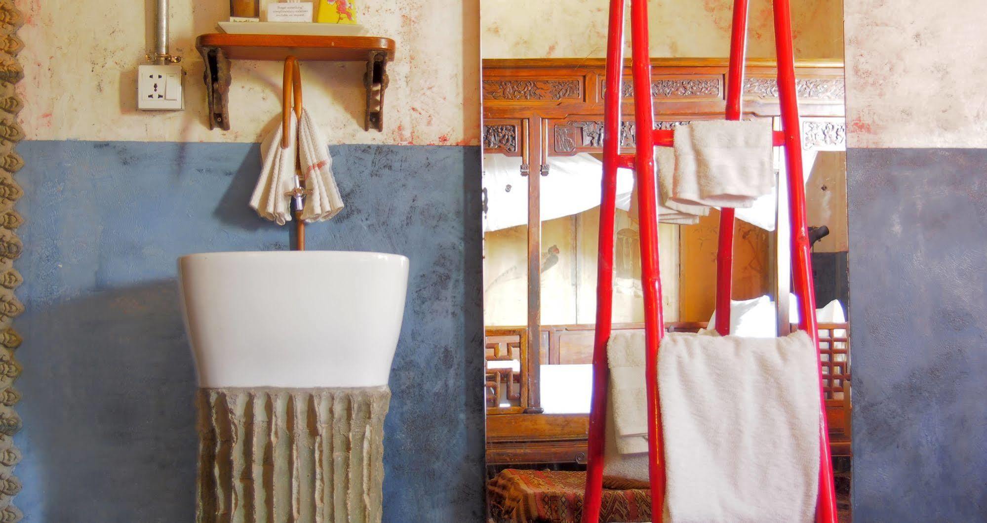 Bric-A-Brac Hotel Battambang Exterior foto