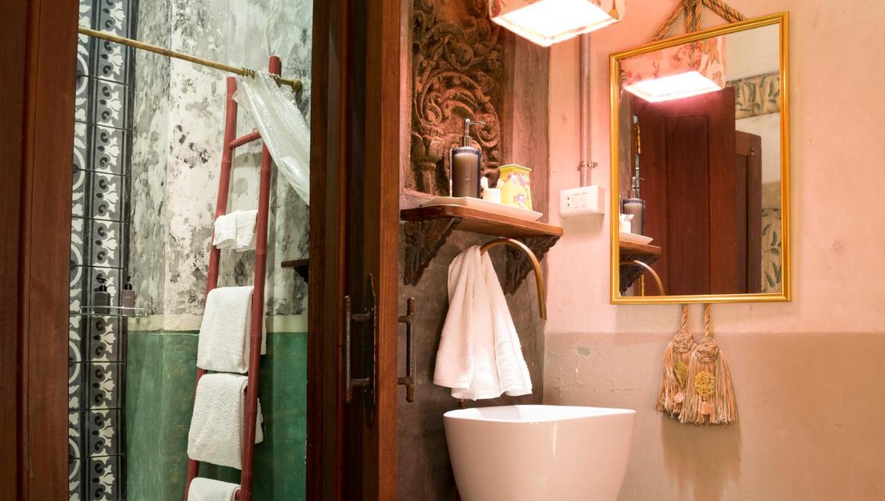 Bric-A-Brac Hotel Battambang Exterior foto